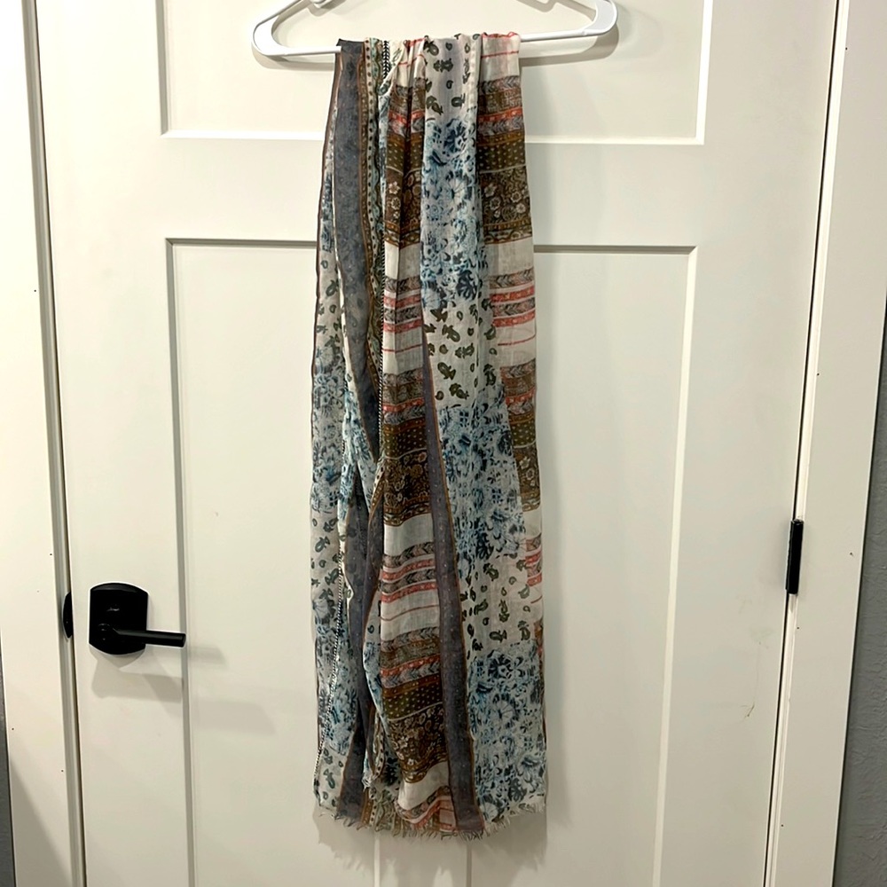 Patterned scarf